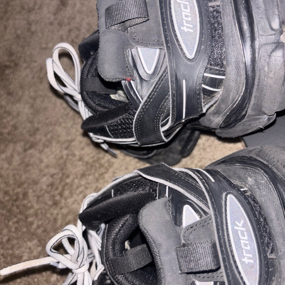 Balenciaga Black Sneakers with White Laces - Picture 6 of 7